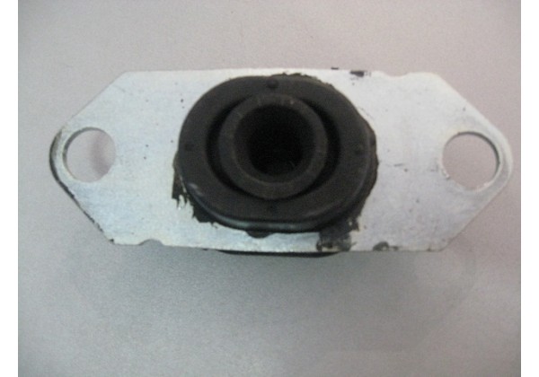 Подушка двигуна ліва Renault 1.2, 1.6, 2.0 16V, 1.4, 2.0, 1.5, 1.9 dci, 8200168073, 8200352861